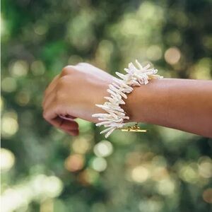 Cult Gaia Aliza freshwater pear Bracelet